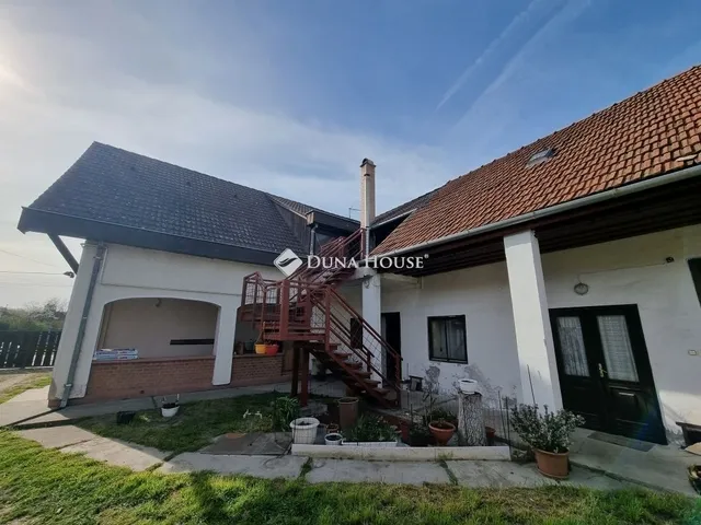 Eladó ház Szigetszentmárton 280 nm