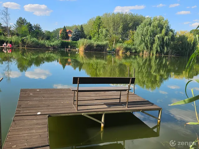 Eladó telek Szolnok, Alcsisziget 85 nm
