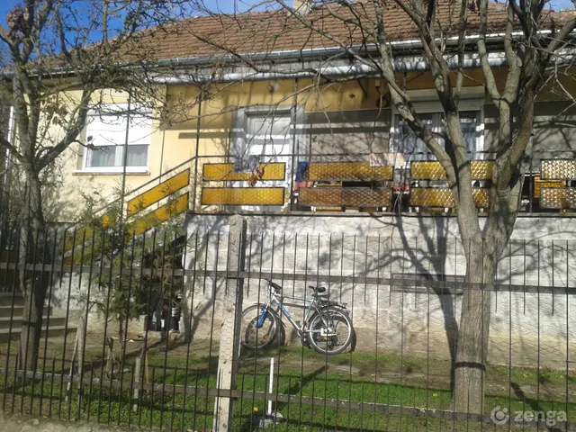 Eladó ház Sülysáp, Szőlősnyaraló 85 nm