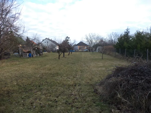 Eladó telek Öskü 3034 nm