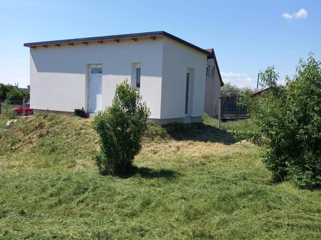 Eladó üdülő és hétvégi ház Várpalota, Inota 28 nm
