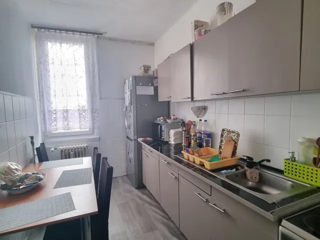 Eladó lakás Oroszlány, Óváros 68 nm