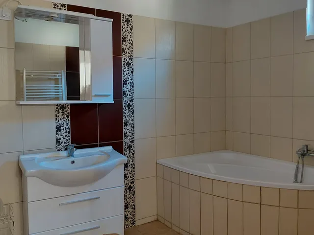 Kiadó ház Nyíregyháza, Borbánya 125 nm