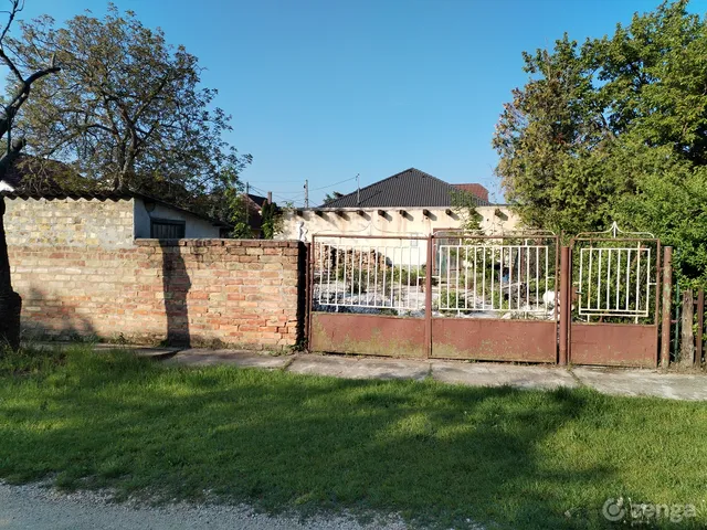 Eladó telek Baj 300 nm