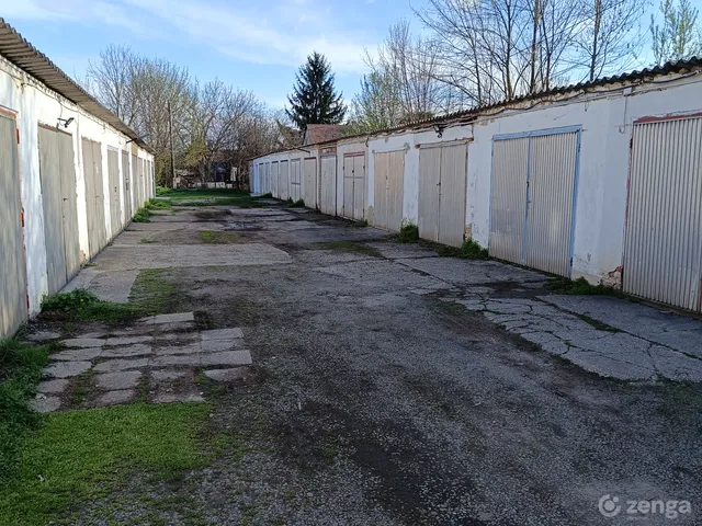 Eladó garázs Dombóvár 17 nm
