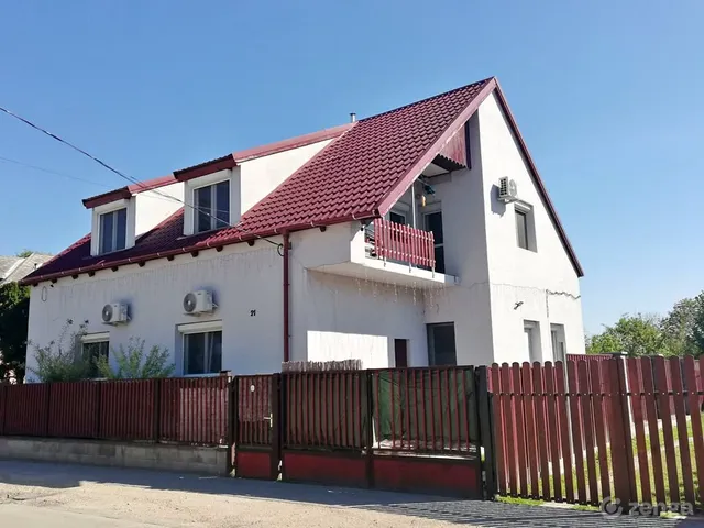 Eladó ház Bicske, Kertváros 200 nm