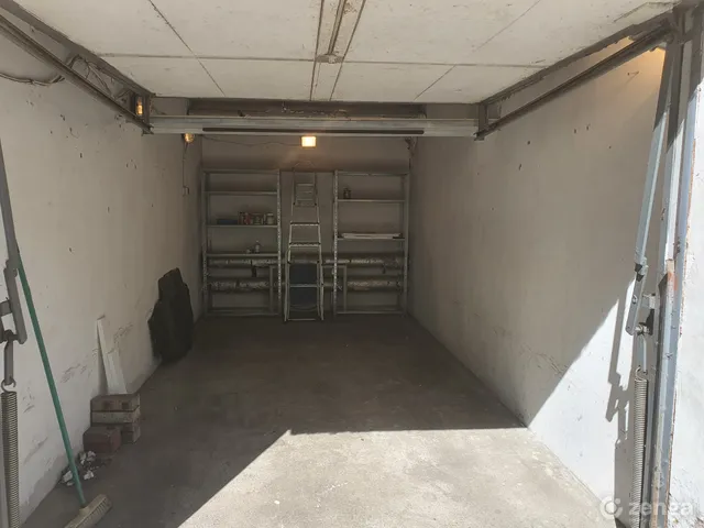 Eladó garázs Budapest III. kerület, Pók utcai lakótelep 14 nm