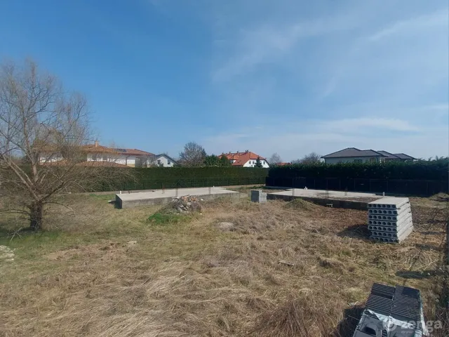 Eladó telek Vác 1078 nm