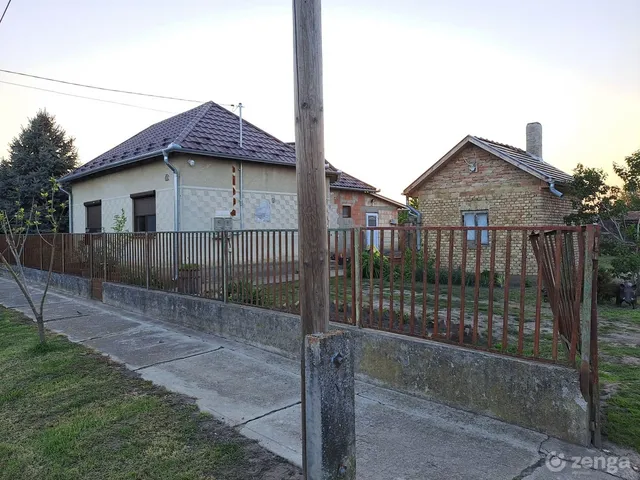 Eladó ház Fürged 85 nm