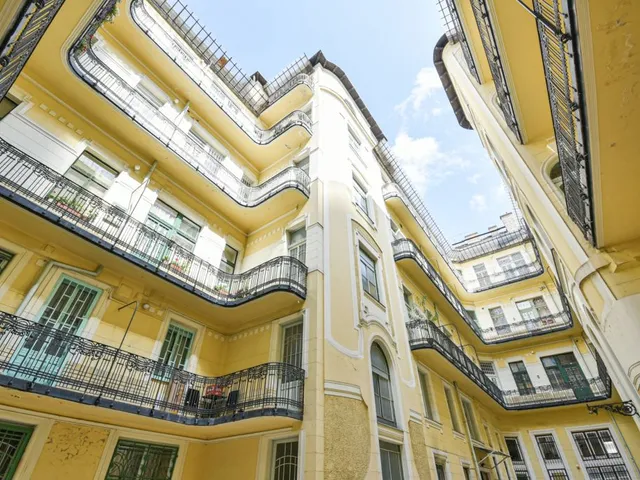 Eladó lakás Budapest VI. kerület, Nagykörúton belüli terület 62 nm