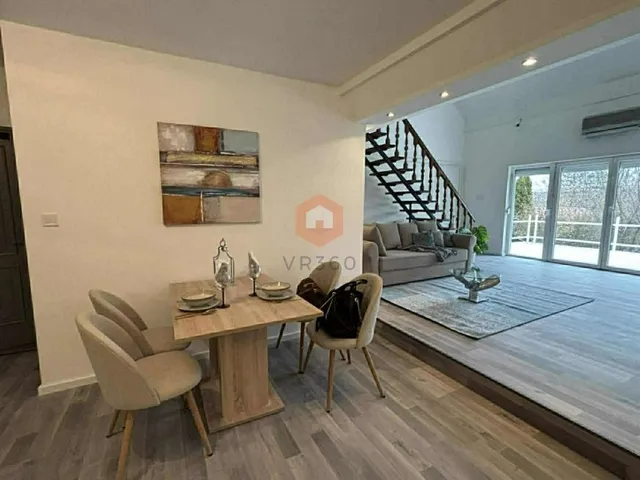 Eladó ház Pécs, Üszögpuszta 270 nm