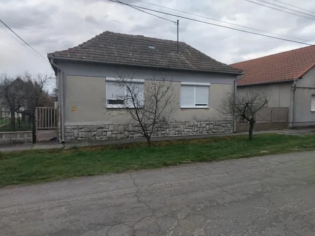 Eladó ház Szentlőrinc 80 nm