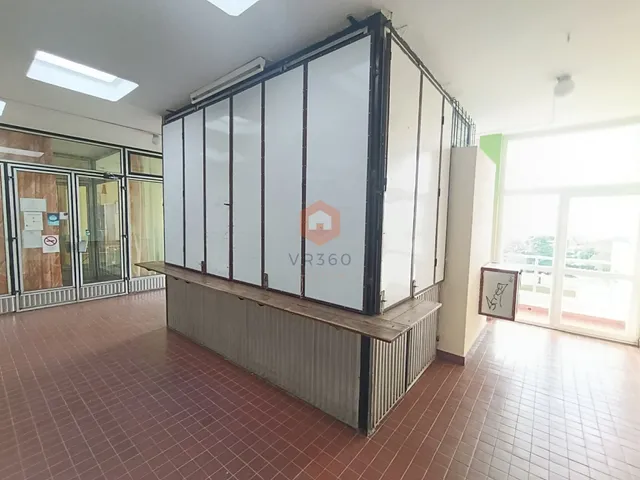 Eladó kereskedelmi és ipari ingatlan Pécs, Mecsekoldal 9 nm