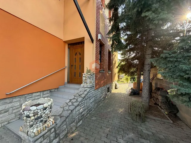 Eladó ház Pécs, Uránváros 125 nm