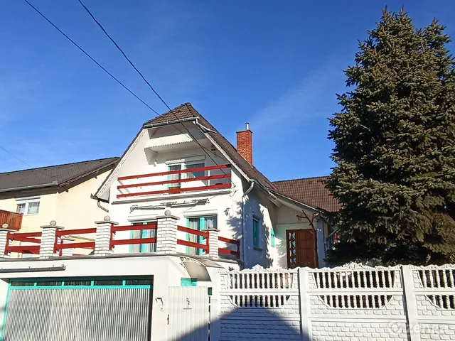 Eladó ház Erdőkertes, Gézahegy 280 nm