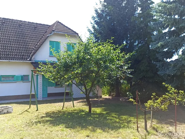 Eladó ház Erdőkertes, Gézahegy 280 nm