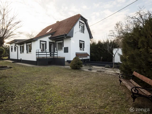 Kiadó ház Kecskemét, Máriahegy 200 nm