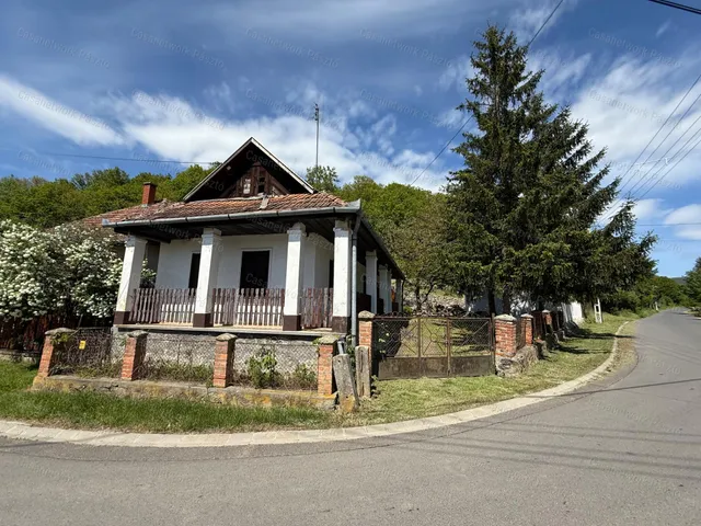 Eladó ház Felsőtold 42 nm