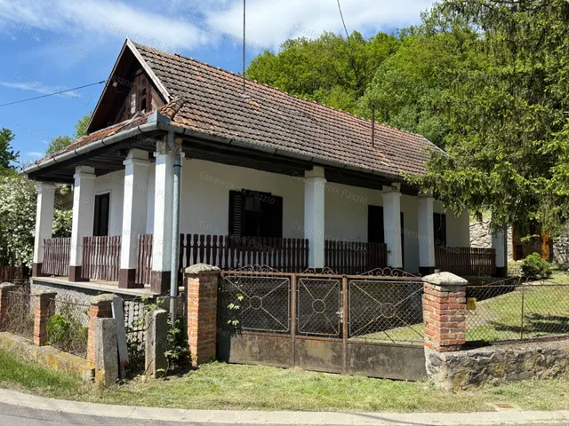 Eladó ház Felsőtold 42 nm