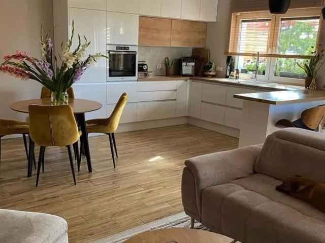 Eladó kereskedelmi és ipari ingatlan Győr, Szabadhegy 41 nm