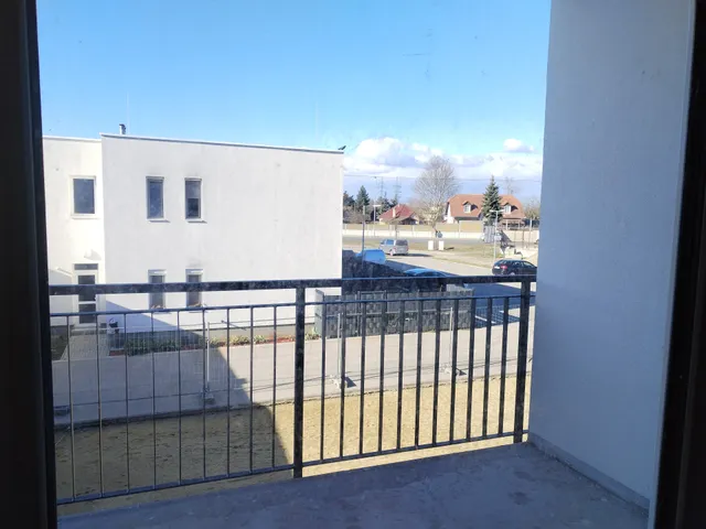 Eladó kereskedelmi és ipari ingatlan Győr, Szabadhegy 41 nm