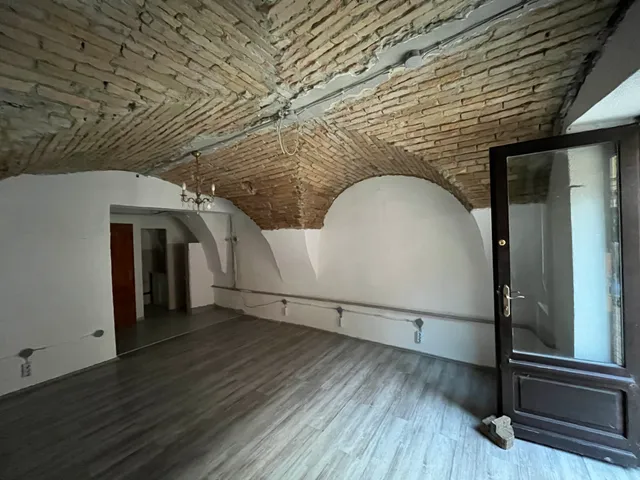 Eladó kereskedelmi és ipari ingatlan Győr, Belváros 44 nm