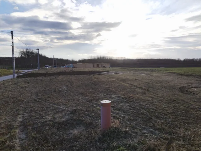 Eladó telek Koroncó 1805 nm