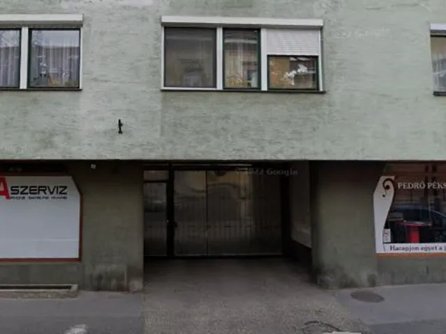 Kiadó garázs Győr, Belváros 16 nm