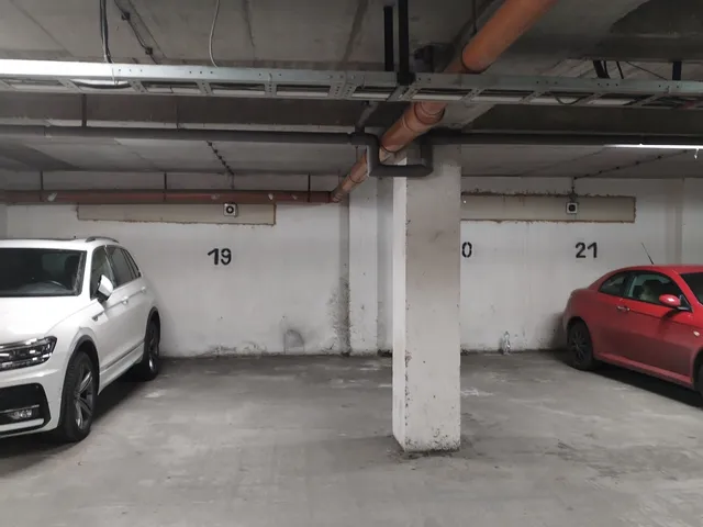 Kiadó garázs Győr, Belváros 16 nm