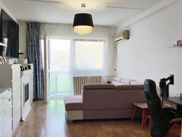 Eladó lakás Győr, Adyváros 54 nm