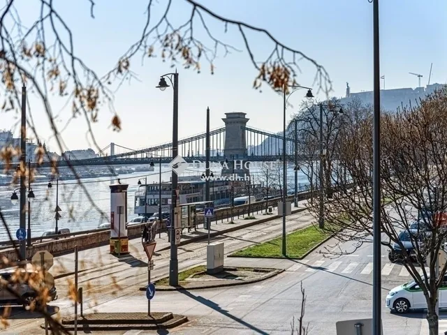 Eladó lakás Budapest I. kerület 82 nm