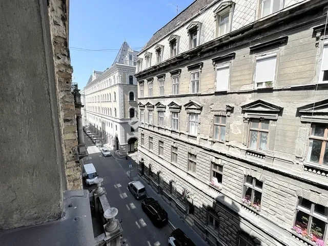 Eladó lakás Budapest VI. kerület 71 nm