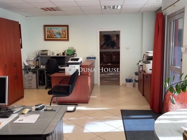 Eladó kereskedelmi és ipari ingatlan Szeged 164 nm