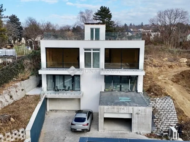 Eladó lakás Budapest III. kerület 108 nm