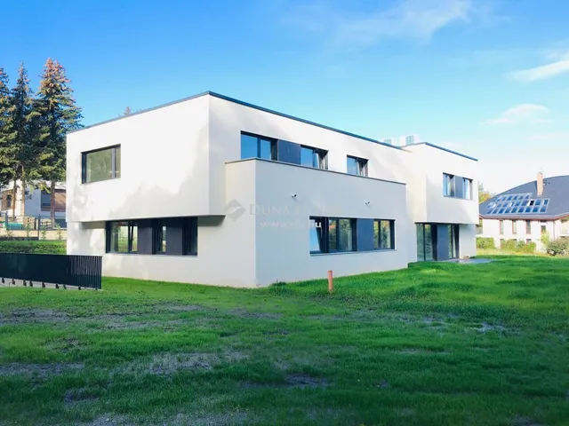 Eladó lakás Budapest II. kerület, Petneházyrét 115 nm