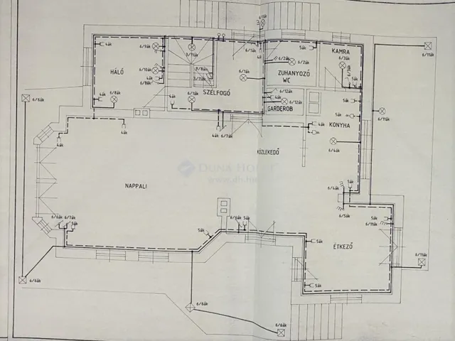 Eladó ház Budapest II. kerület, Budaliget 300 nm
