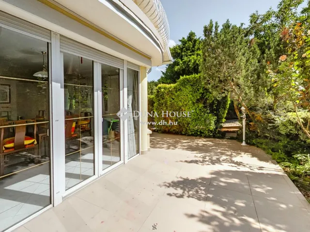 Eladó ház Budapest II. kerület, Budaliget 300 nm