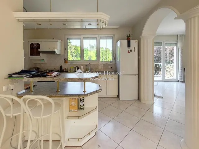 Eladó ház Budapest II. kerület, Budaliget 300 nm