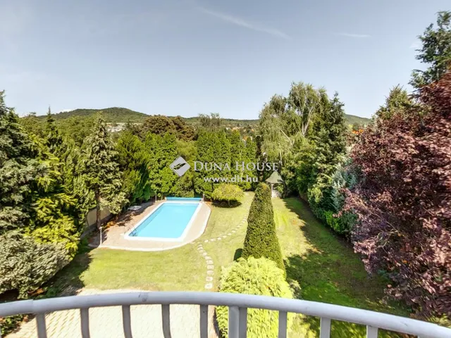 Eladó ház Budapest II. kerület, Budaliget 300 nm