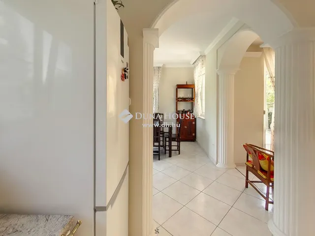 Eladó ház Budapest II. kerület, Budaliget 300 nm