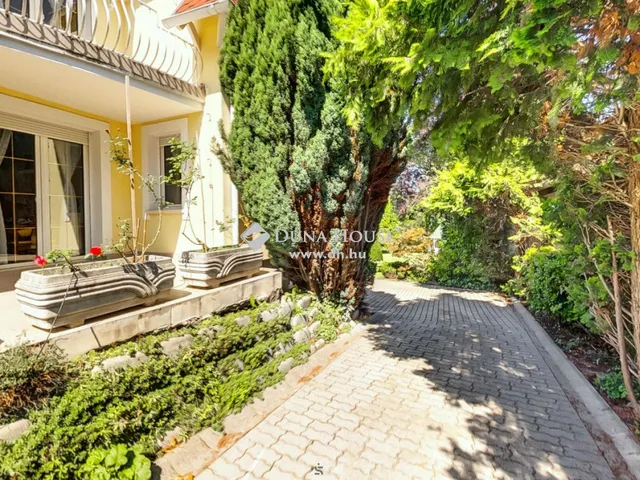 Eladó ház Budapest II. kerület, Budaliget 300 nm