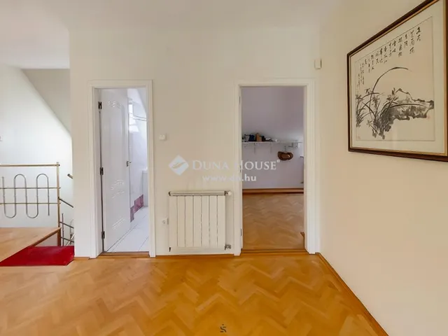 Eladó ház Budapest II. kerület, Budaliget 300 nm