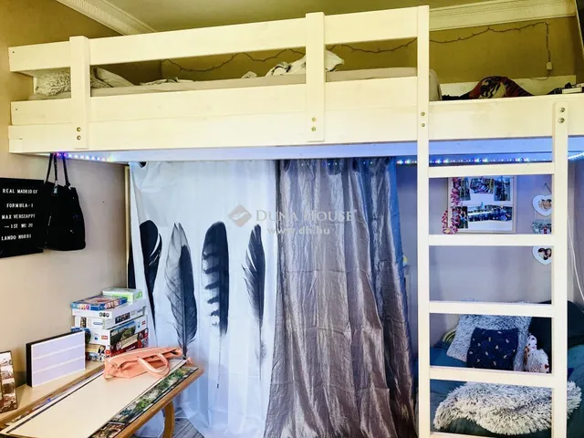 Eladó ház Budapest II. kerület, Máriaremete 169 nm