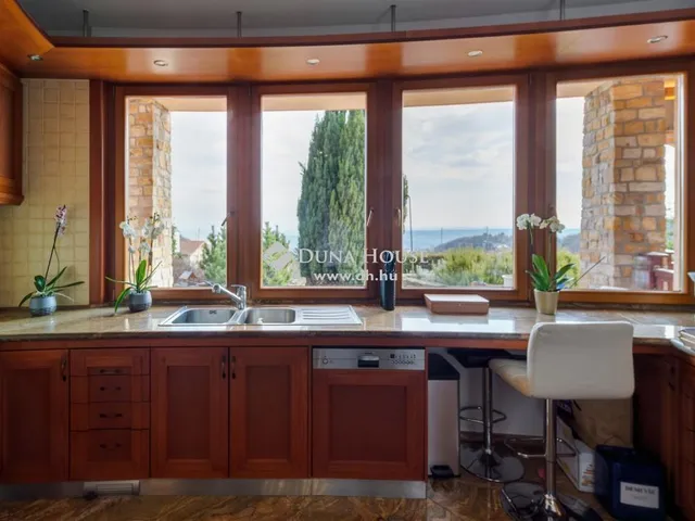 Eladó ház Budapest XII. kerület, Farkasvölgy 550 nm