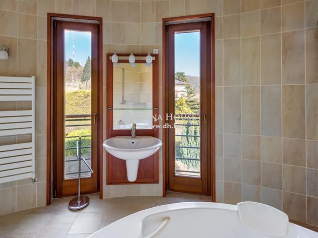 Eladó ház Budapest XII. kerület, Farkasvölgy 550 nm