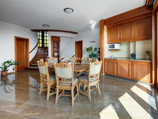 Eladó ház Budapest XII. kerület, Farkasvölgy 550 nm