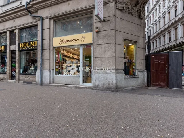 Eladó kereskedelmi és ipari ingatlan Budapest V. kerület 77 nm