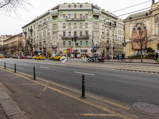 Eladó kereskedelmi és ipari ingatlan Budapest V. kerület 77 nm