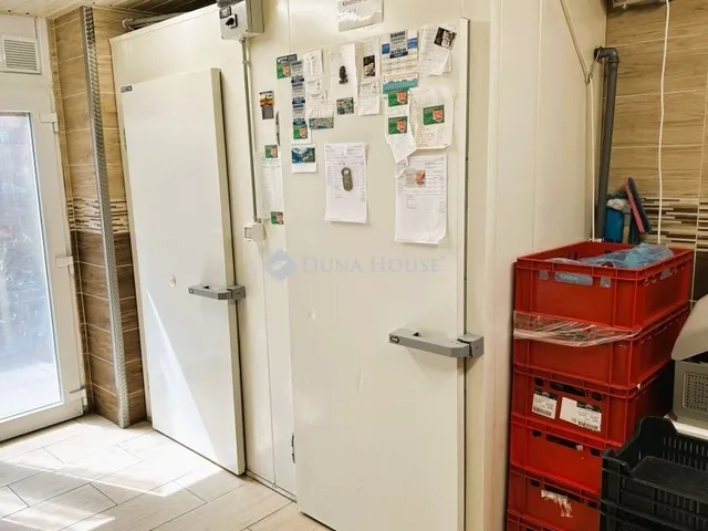 Eladó kereskedelmi és ipari ingatlan Budapest VII. kerület 70 nm