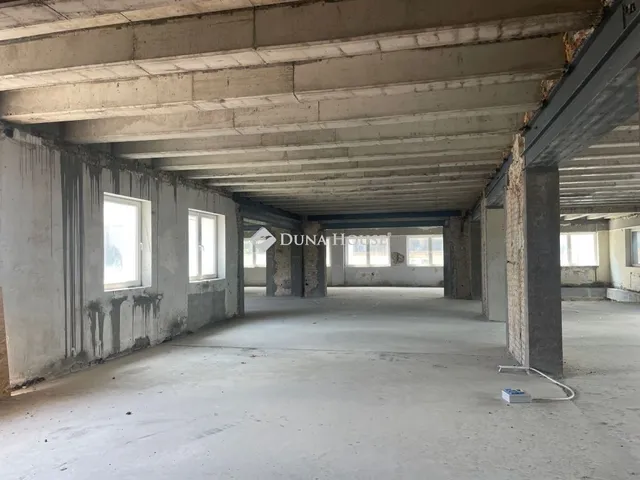 Eladó kereskedelmi és ipari ingatlan Budapest XIII. kerület, Angyalföld 2400 nm
